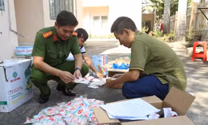 Hàng tấn nước mắm, bột ngọt, hạt nêm kém chất lượng suýt lọt ra thị trường bán Tết