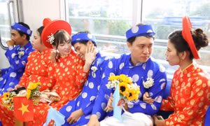Khoảnh khắc hạnh phúc của 50 đôi uyên ương trong lễ cưới tập thể