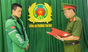 Dựng hiện trường, xử lý tài xế công nghệ hành hung tình địch giữa đường