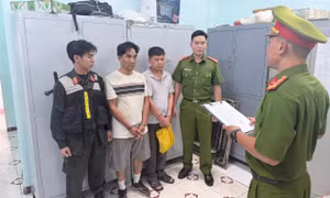 Bắt khẩn cấp nhiều tài xế gây náo loạn trước cổng sân bay Tân Sơn Nhất