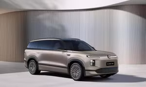 Volkswagen ID. Era 9X nhận cọc tại Việt Nam - EV gắn động cơ xăng