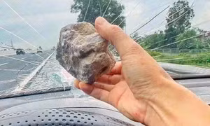 Xác định người ném đá làm thủng kính ôtô đang đi trên cao tốc Hà Nội - Hải Phòng
