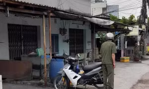 Bàng hoàng phát hiện người lạ tử vong trước cửa nhà 