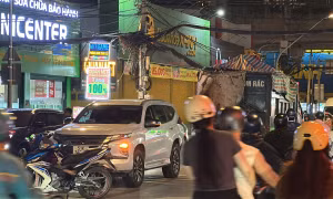 3 xe va chạm liên hoàn, một phụ nữ tử vong