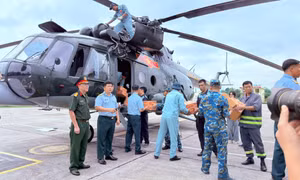 Trung đoàn Không quân 916 bay cứu trợ khẩn cấp tại Lạng Sơn