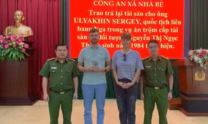 Nữ giúp việc trộm lượng lớn ngoại tệ của chủ nhà người Nga ở TPHCM