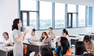 ĐH Kinh tế TPHCM xét tuyển đại học 2026 chỉ bằng 2 phương thức