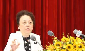 TPHCM thông tin vụ thực phẩm bẩn vào trường học, hàng hóa ùn tắc