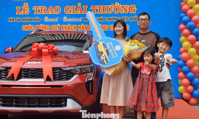 Người phụ nữ Đắk Lắk tiết lộ cơ duyên trúng ô tô xịn khi quét mã Yến sào Khánh Hòa
