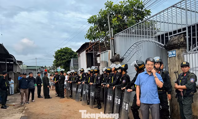 Nóng: Hàng trăm cán bộ, công an truy bắt nghi phạm sát hại 4 người trong đêm