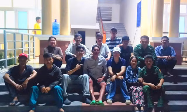 Cứu sống ngư dân 24 giờ lênh đênh trên biển với tấm mút mỏng