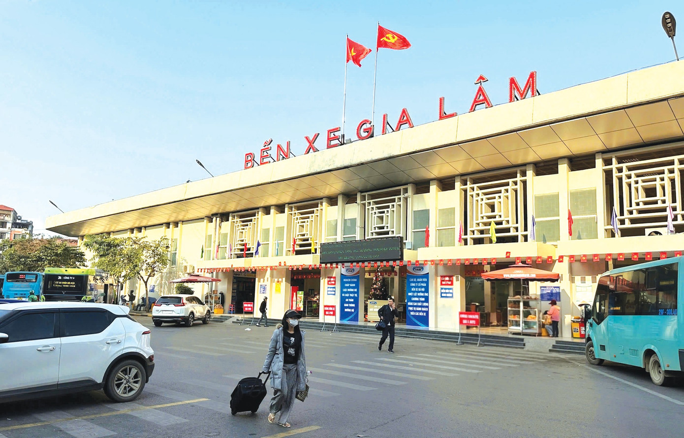 2-ben-xe-gia-lam.jpg