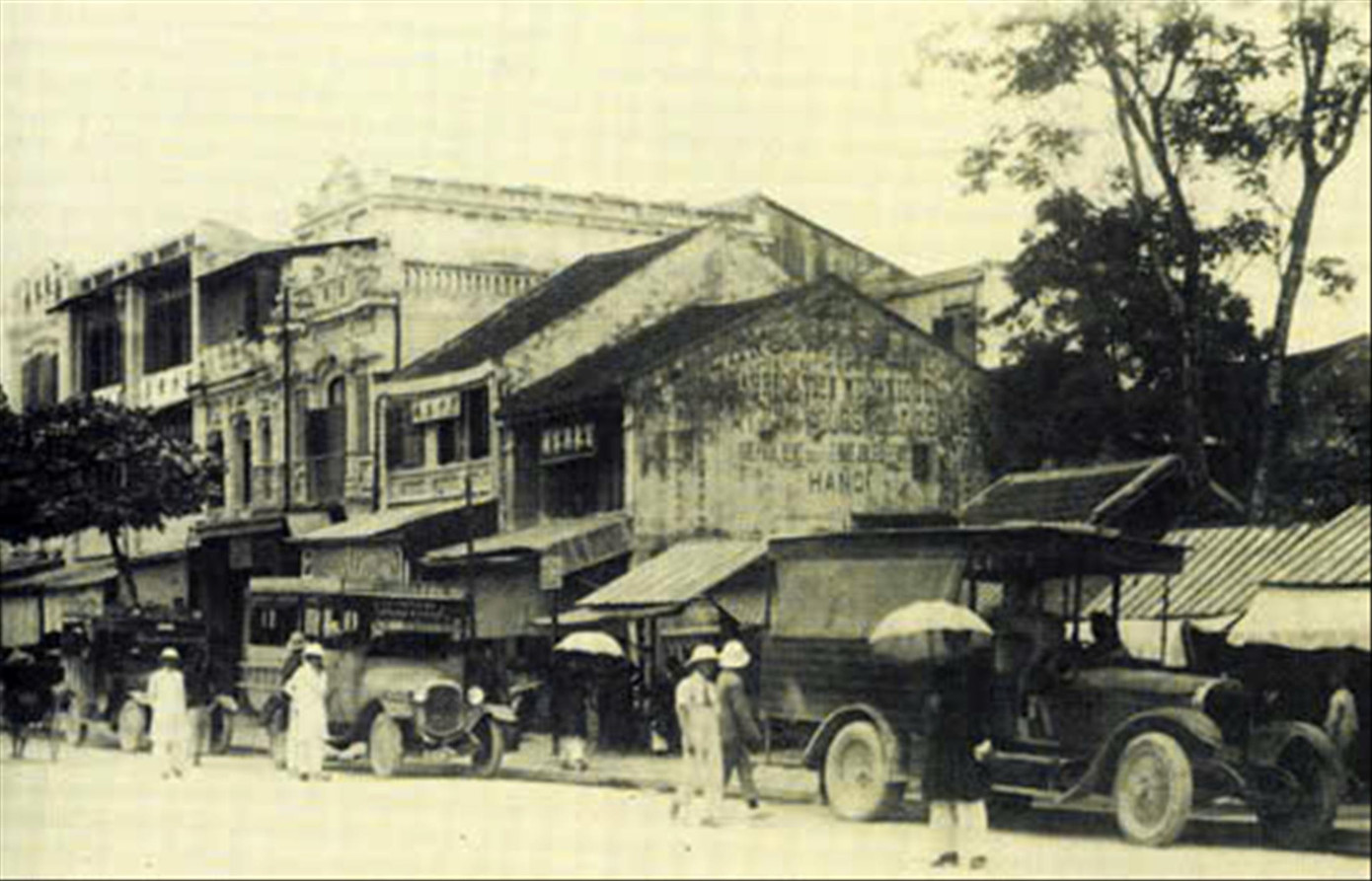 Phố Hàng Lọng, thời Pháp gọi là đường Quan Lộ (route Mandarine). Ảnh: BTLSVN pho-hang-long-thoi-phap-goi-la-duong-quan-lo.jpg