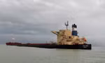 Tàu chở gần 175.000 tấn quặng sắt mắc cạn ở vùng biển Dung Quất