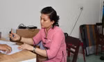 Bảo mẫu ném bé 14 tháng tuổi xuống nền gạch, gây chấn thương sọ não