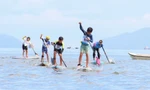 Xem các vận động viên trẻ 'đạp sóng, rẽ gió' trên biển Đà Nẵng
