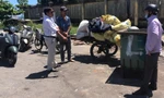 Mật phục xử phạt hàng loạt vụ đổ trộm rác thải, xà bần ở Đà Nẵng