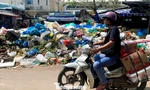 Đà Nẵng: Rác thải ùn ứ sau mưa lũ, dân khốn khổ vì mùi hôi