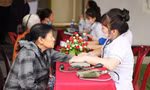 Khám bệnh, cấp phát thuốc miễn phí cho hàng trăm người dân tại Huế