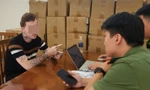 Đà Nẵng tạm giữ một người nước ngoài rút súng thị uy ‘đối thủ’ tại quán bar 