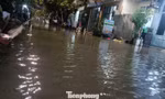 Nước ‘bủa vây’ khu dân cư Đà Nẵng trong đêm