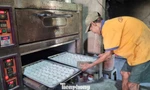 Làng bánh in Đà Nẵng dậy từ 3h sáng, hối hả mùa bánh Tết