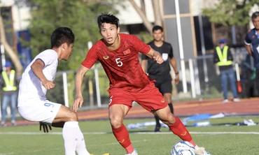 VIDEO: Vì sao trọng tài không công nhận bàn thắng của Văn Hậu?