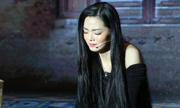 Thí sinh Hoa hậu Việt Nam khiến người xem bật khóc