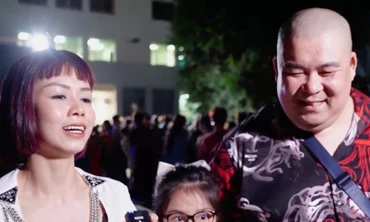 Bố mẹ thí sinh bật khóc trước đêm thi chung kết Hoa hậu Việt Nam