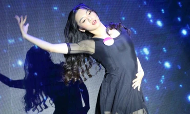 Thí sinh Hoa hậu Việt Nam run trước giờ biểu diễn