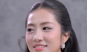 Thí sinh manifest đăng quang Hoa hậu Việt Nam trên sân khấu mặt nước sông Hương