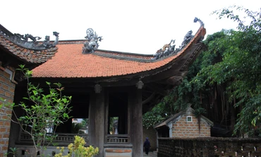 Chiêm bái kiến trúc cổ đặc sắc của ngôi đình có 'hai mắt rồng'