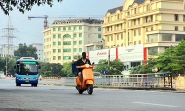 Trở lại sau kì nghỉ dài, Hà Nội đón nắng nóng diện rộng