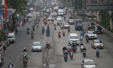 Hà Nội đón cuối tuần oi nóng