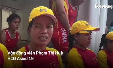 HCĐ Asiad 19 Phạm Thị Huệ: ‘Chúng tôi đã nỗ lực hết sức, VĐV hạng nhẹ không đấu được với hạng nặng’