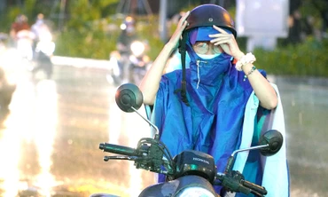 Hà Nội chịu ảnh hưởng trực tiếp khi bão số 1 đổ bộ