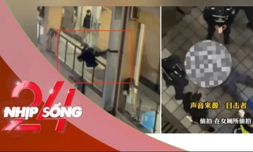 NHỊP SỐNG 24: Quay lén cô gái trong nhà vệ sinh, gã biến thái rơi từ tầng 2 xuống đất