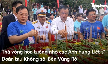 Dâng hương tưởng nhớ các anh hùng, liệt sĩ tàu Không số Vũng Rô