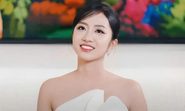 Check-in một ngày đi làm của Hoa hậu Hà Trúc Linh và Á hậu Châu Anh, Vân Nhi
