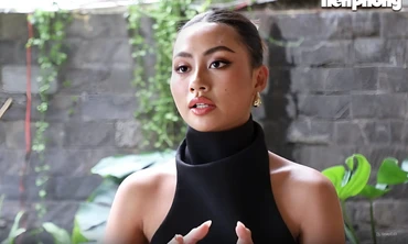 Hoa hậu Xuân Hạnh: 'Mẹ khóc khi tôi cự cãi với bố dượng suốt nhiều năm'