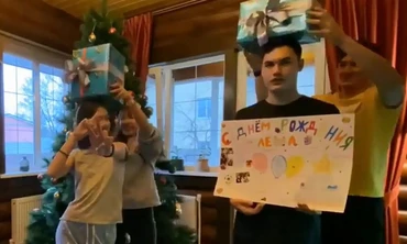 Văn Lâm và bạn gái Yến Xuân đón Giáng sinh sớm ở Nga