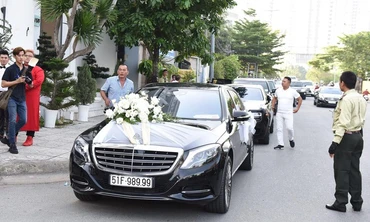 Dàn xe sang trong lễ rước dâu của ca sĩ Bảo Thy