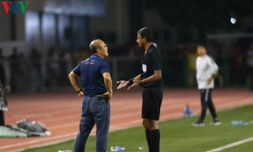 HLV Park Hang Seo nổi cáu trong đường hầm