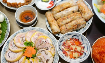 Làm sao để có món nem rán giòn, không vỡ nát hay sũng dầu? 