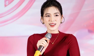 Đỗ Thị Hà: 'Ủng hộ Hoa hậu Việt Nam đề cao vẻ đẹp tự nhiên'