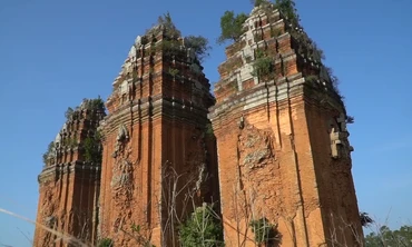 Tháp Chăm cổ cao nhất Việt Nam ở Bình Định