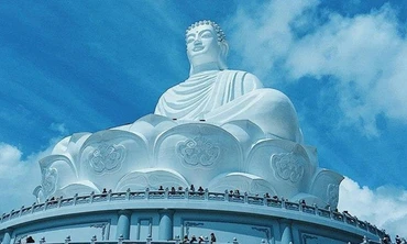Chiêm ngưỡng tượng Phật ngồi cao nhất Đông Nam Á tại Bình Định