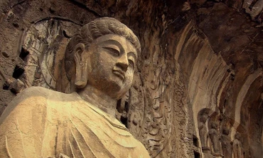 Trùng tu hang đá Phật giáo chứa 110.000 bức tượng