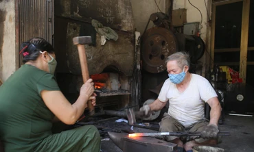 Giữ lửa làng nghề 'đệ nhất dao kéo thủ đô'