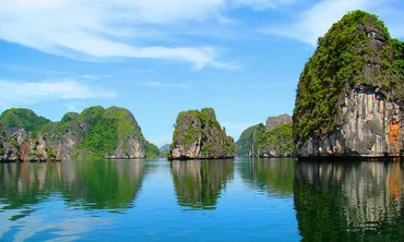 Vịnh Lan Hạ đẹp quyến rũ trong mắt khách Tây